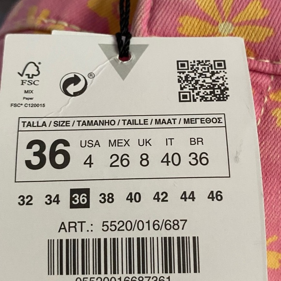 NWT. Zara Pink/Yellow Floral Print Flared Cropped Jeans. Size 4. - Picture 9 of 11